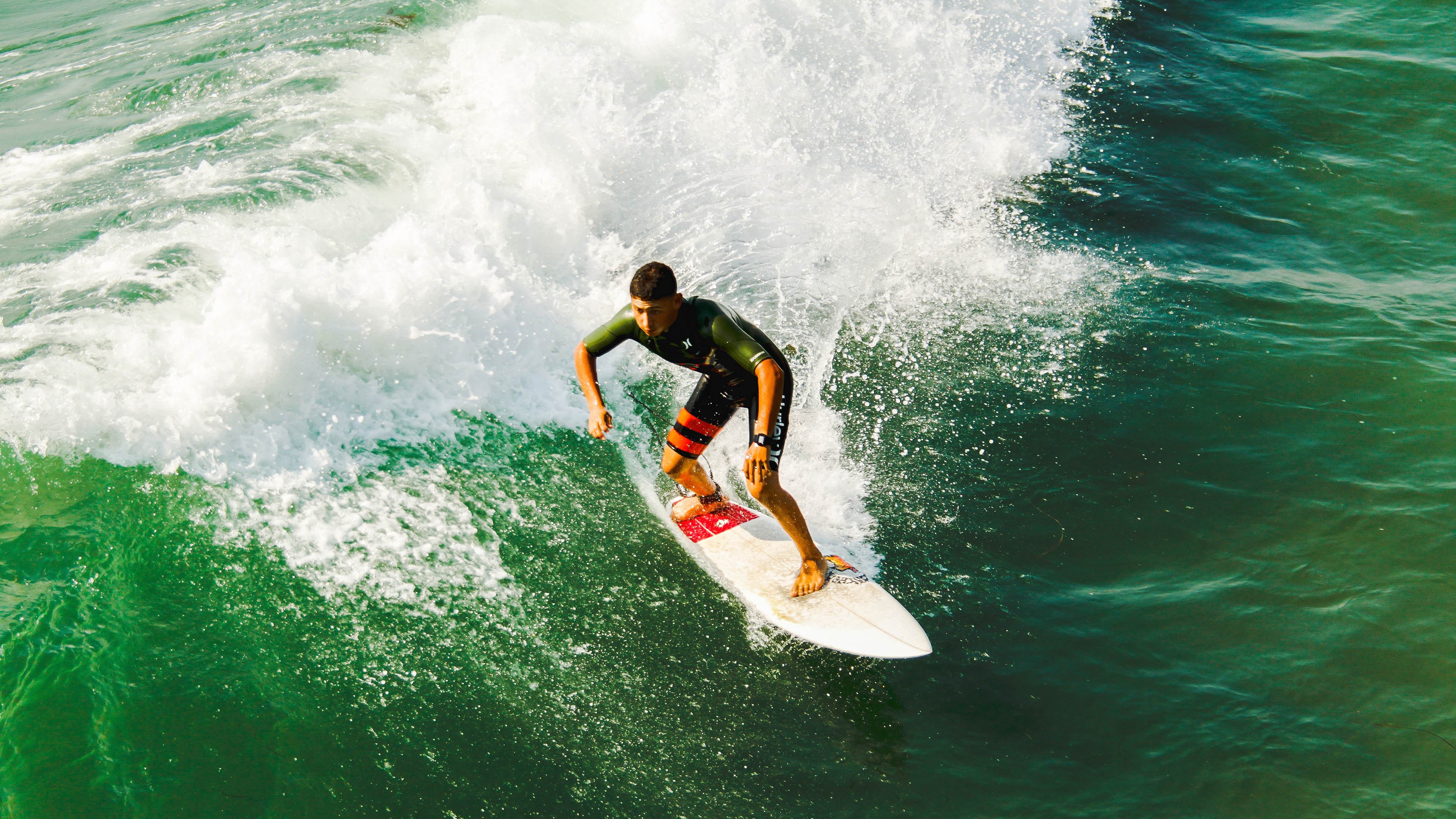 《英雄联盟》预选赛火热开启,谁能突破重围?