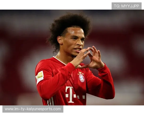 拜仁萨内侧身凌空抽射流畅若水：足球美学下的生活启示