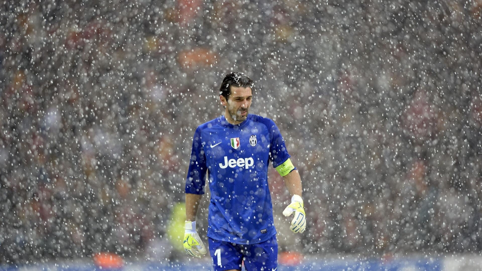 亚冠焦点战役点燃多地球迷热情